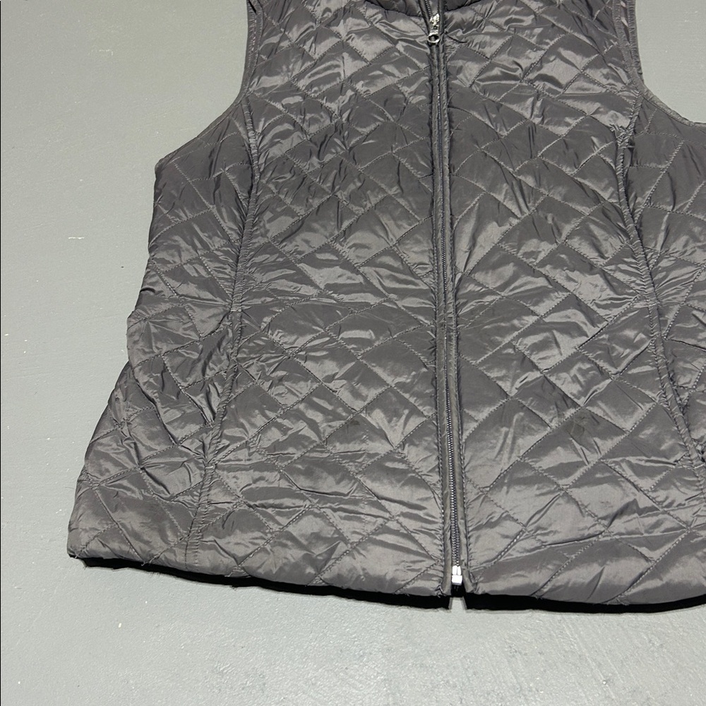 Croft & Barrow Gray Quilted Diamond Pattern Lightweight Vest Jacket (Women’s M) - Picture 2 of 10